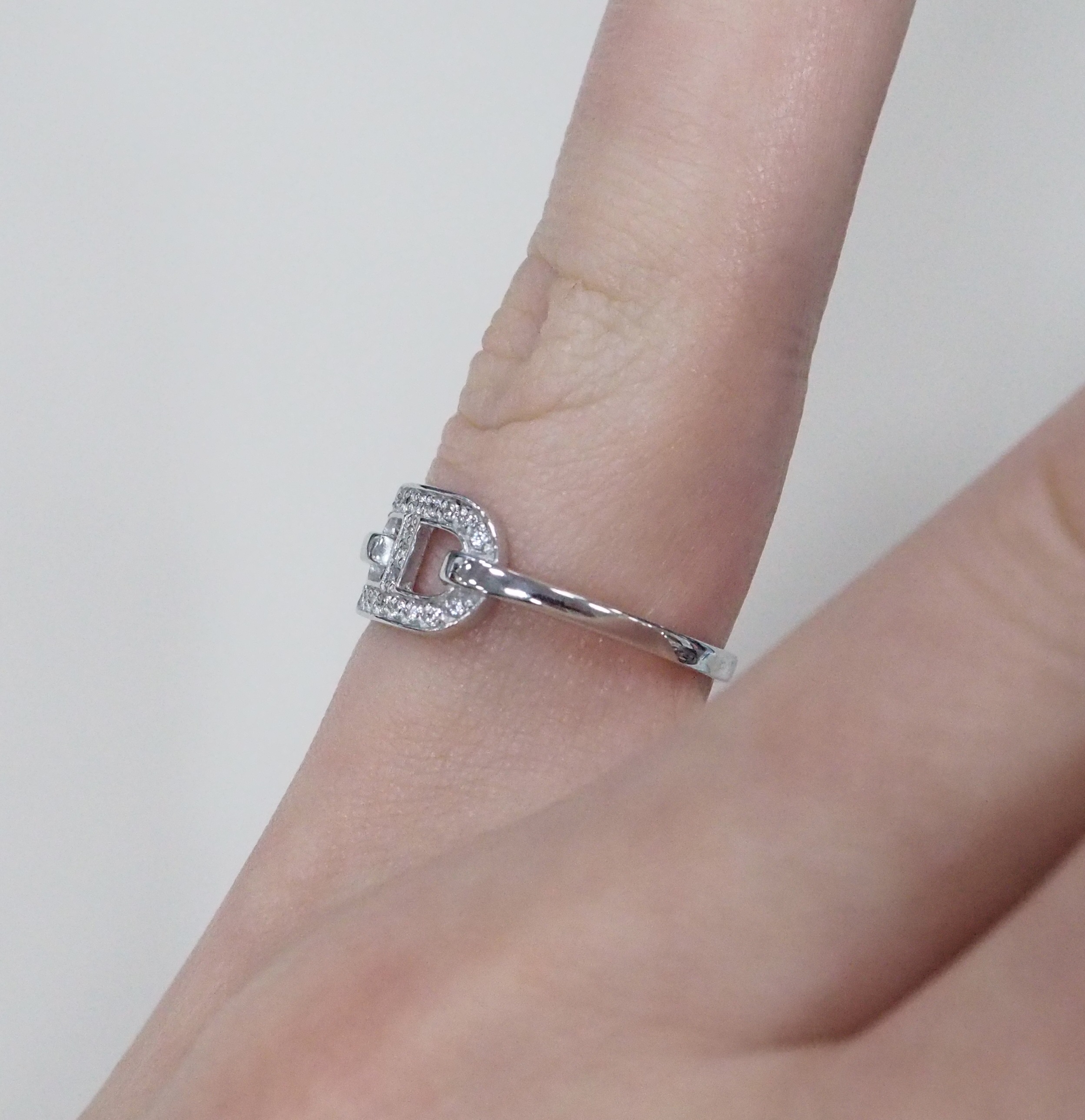 Серебряное кольцо 925 пробы; вставки 21 Фианит бесцв.;